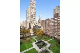 345 W 58th St, New York City, NY 10019 - Photo 9