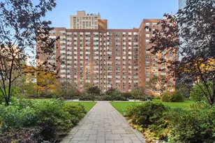 345 W 58th St, New York City, NY 10019 - Photo 5