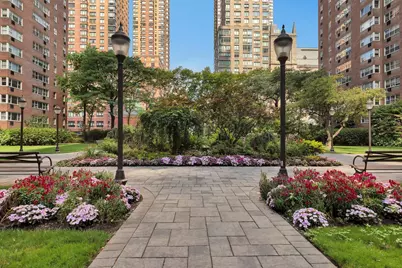 345 W 58th Street #6SS, New York City, NY 10019 - Photo 15
