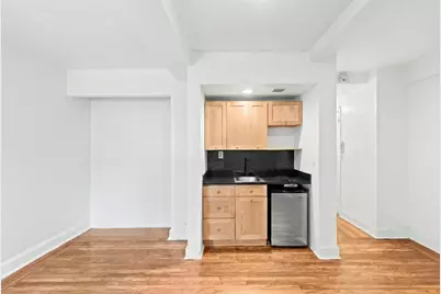 25 Tudor City Place #1009, New York City, NY 10017 - Photo 3