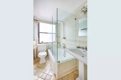 235 E 73rd Street #8D, New York, NY 10021 - Photo 5