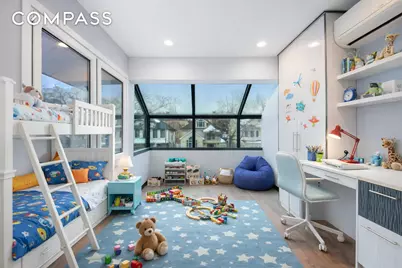 153 Amherst Street, New York City, NY 11235 - Photo 9