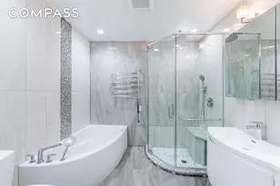 153 Amherst St, New York City, NY 11235 - Photo 11