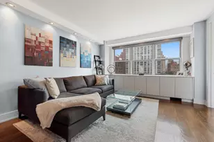 300 E 71st St, New York City, NY 10021 - Photo 5