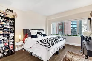 211 E 51st St, New York City, NY 10022 - Photo 3