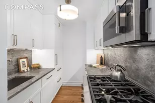 101 W 12th St, New York City, NY 10011 - Photo 7