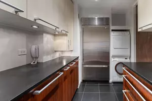 641 5th Ave, New York, NY 10022 - Photo 5