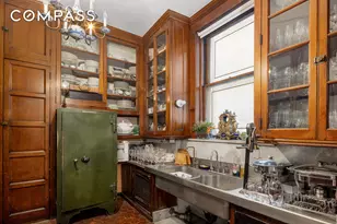 21 E 81st St, New York City, NY 10028 - Photo 11