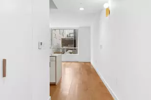 301 E 61st St, New York City, NY 10065 - Photo 7