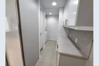 40 Central Park S #17A, New York, NY 10019 - Photo 9