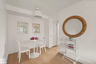 212 E 47th St, New York City, NY 10017 - Photo 3