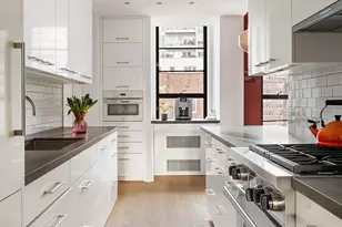 37 W 12th St, New York City, NY 10011 - Photo 5