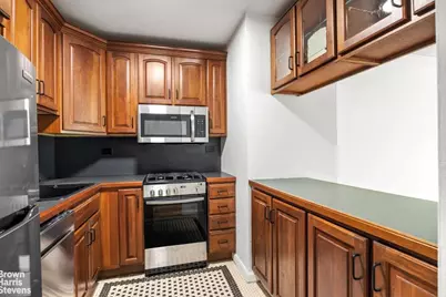 340 E 93rd Street #4B, New York City, NY 10128 - Photo 3