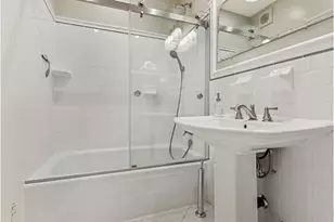 616 E 18th St, New York City, NY 11226 - Photo 5