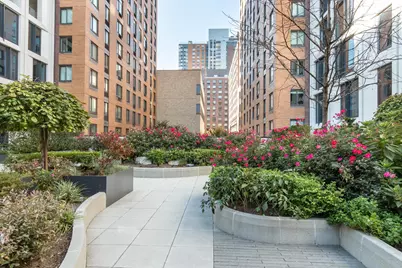 500 W 45th Street #621, New York City, NY 10036 - Photo 11