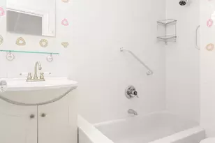 227 E 57th St, New York City, NY 10022 - Photo 5