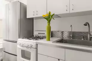227 E 57th St, New York City, NY 10022 - Photo 13
