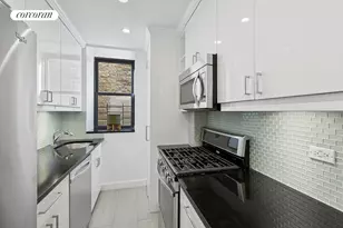 320 W 89th St, New York City, NY 10024 - Photo 5