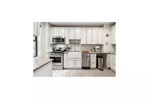 175 Eastern Pkwy, New York City, NY 11238 - Photo 5