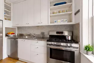 2 Grove St, New York City, NY 10014 - Photo 3