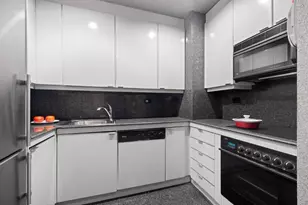 100 United Nations Plaza, New York City, NY 10017 - Photo 3