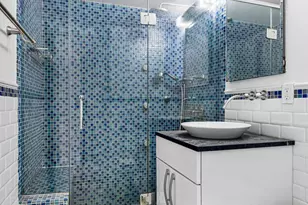 321 E 48th St, New York City, NY 10017 - Photo 13