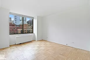 236 E 47th St, New York City, NY 10017 - Photo 27