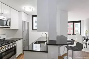 330 E 38th St, New York City, NY 10016 - Photo 3