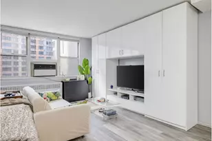 240 E 35th St, New York City, NY 10016 - Photo 5