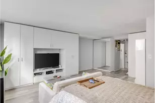 240 E 35th St, New York City, NY 10016 - Photo 3