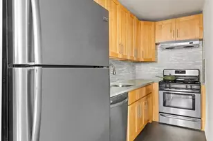 200 E 58th St, New York City, NY 10022 - Photo 3