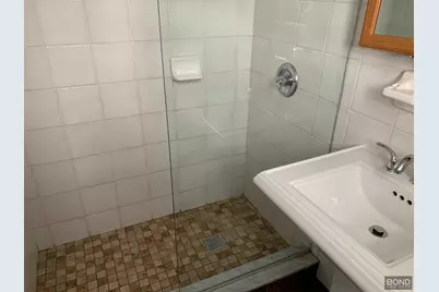 23-35 Broadway #6L, Astoria, NY 11106 - Photo 3