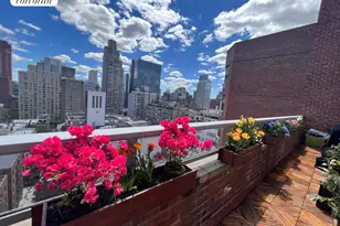 300 E 71st St, New York, NY 10021 - Photo 11