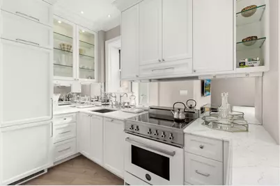 140 W 69th Street #52, New York, NY 10023 - Photo 3