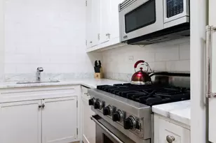 249 E 48th St, New York City, NY 10017 - Photo 5