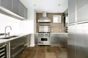 330 E 72nd St, New York City, NY 10021 - Photo 13