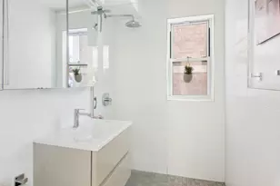 321 E 45th St, New York City, NY 10017 - Photo 7