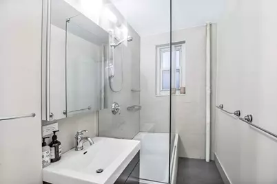 135 E 39th Street #3D, New York City, NY 10016 - Photo 5