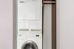 236 E 47th St, New York City, NY 10017 - Photo 11