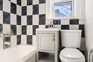 109-49 215th St, New York City, NY 11429 - Photo 9