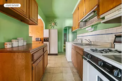 718 E 93rd Street, New York City, NY 11236 - Photo 3