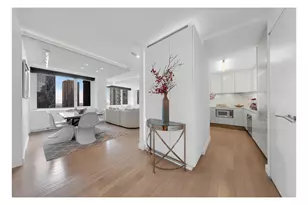 322 W 57th St, New York City, NY 10019 - Photo 5