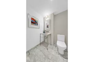 322 W 57th St, New York City, NY 10019 - Photo 15