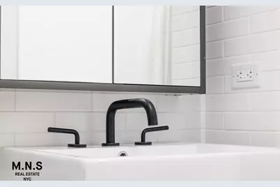 176 Woodward Avenue #101, New York City, NY 11385 - Photo 35