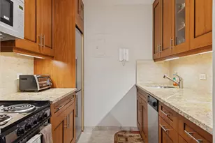 137 E 36th St, New York, NY 10016 - Photo 3