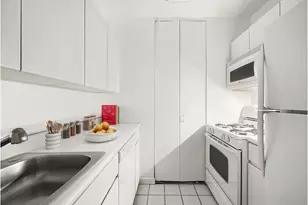 145 E 48th St, New York City, NY 10017 - Photo 3