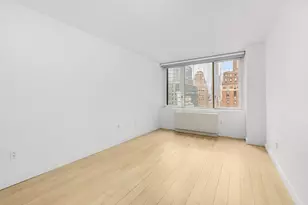 322 W 57th St, New York City, NY 10019 - Photo 3