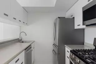 2 S End Ave, New York City, NY 10280 - Photo 9