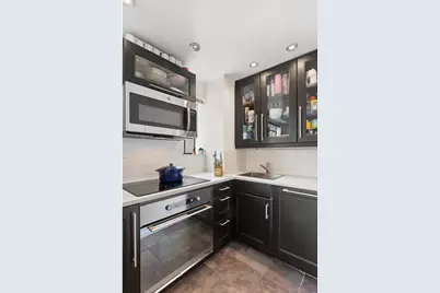 320 E 42nd Street #801, New York, NY 10017 - Photo 5