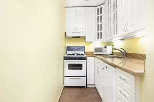 240 E 35th St, New York City, NY 10016 - Photo 13